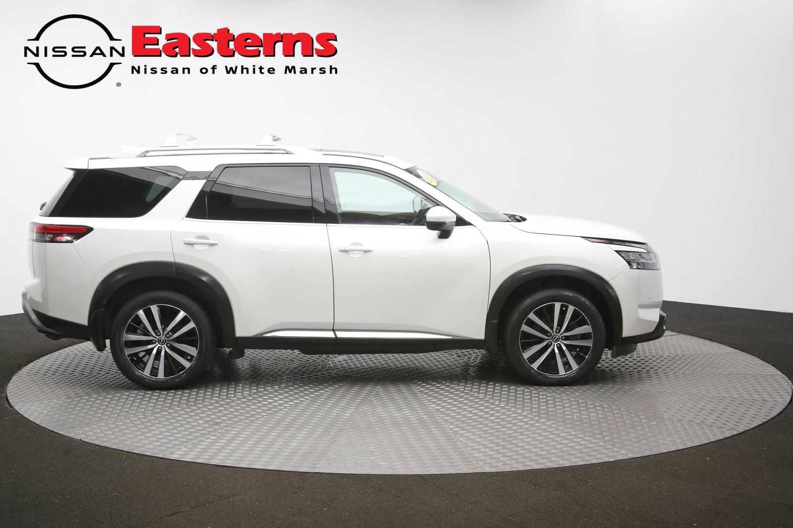 Used 2023 Nissan Pathfinder Platinum AWD/4WD image 48