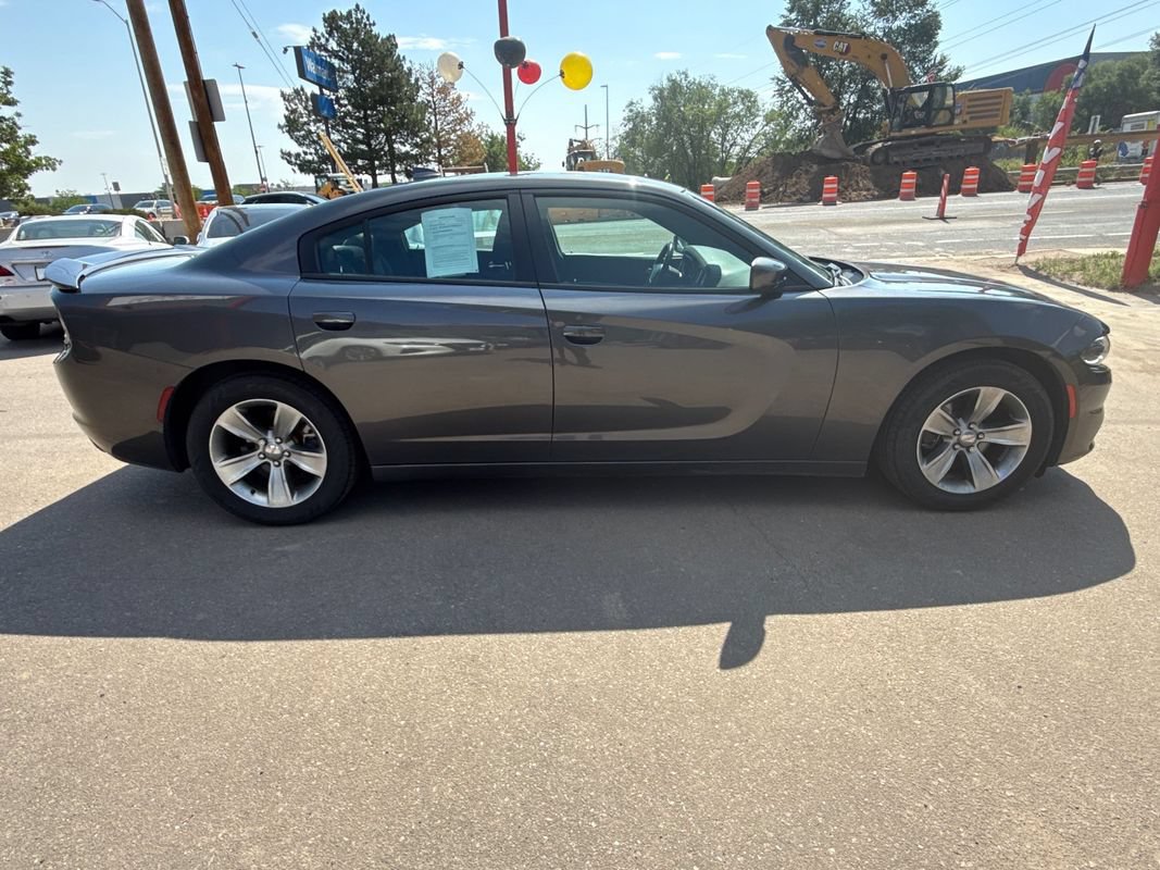Used 2016 Dodge Charger SXT w/ Navigation & Travel Group RWD image 8