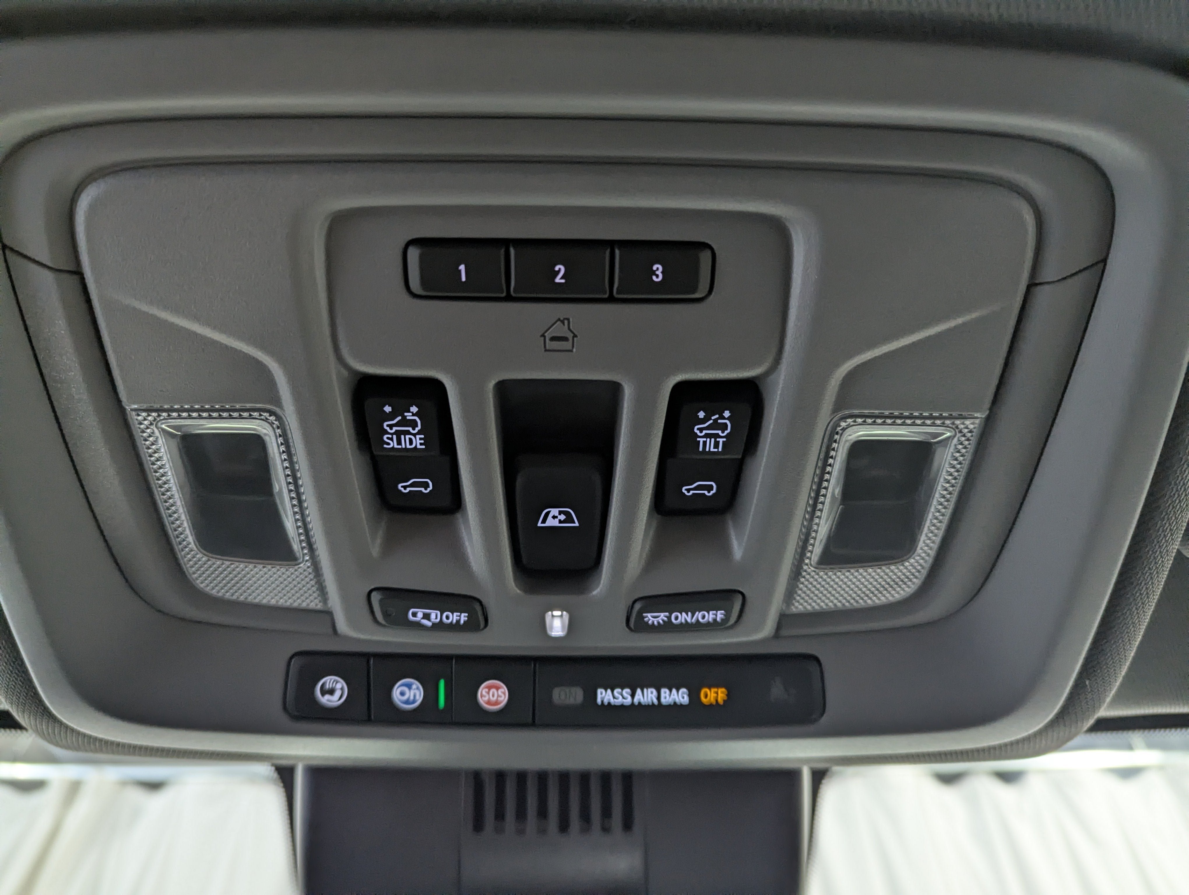 Used 2025 Chevrolet Silverado 2500 LTZ w/ LTZ Plus Package AWD/4WD image 31