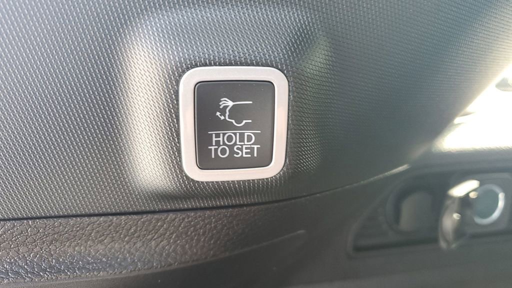 New 2025 Jeep Grand Cherokee Limited image 11