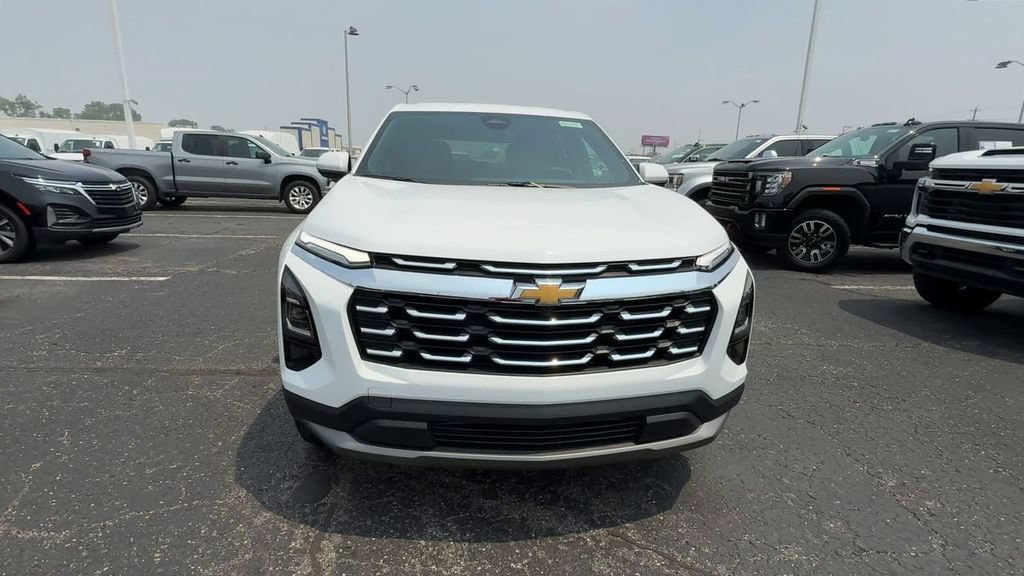 Used 2026 Chevrolet Equinox LT w/ Convenience Package II FWD image 3