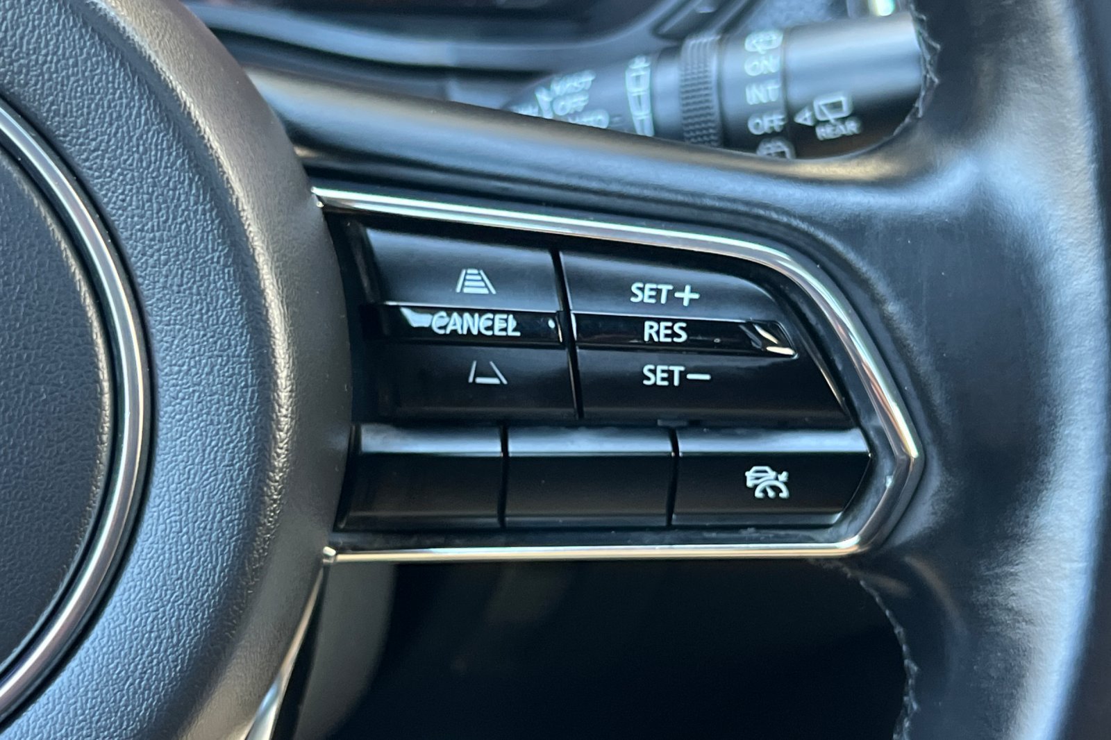 Used 2024 MAZDA CX-90 Plug-In Hybrid w/ Premium Pkg AWD/4WD image 30
