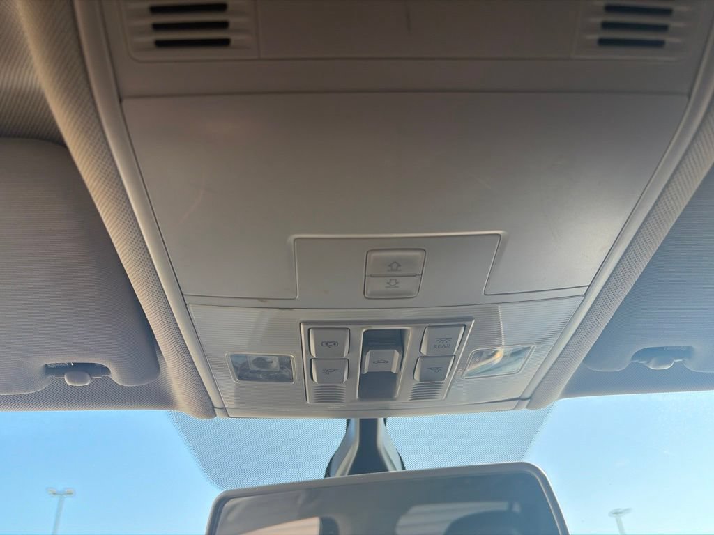 Used 2019 Volkswagen Tiguan SE FWD image 19