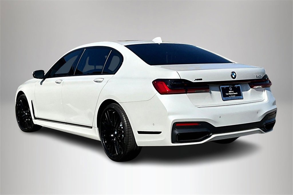 Used 2022 BMW 750i xDrive w/ Luxury Rear Seating Package image 4