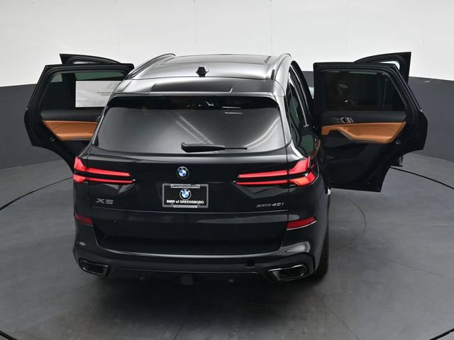 New 2026 BMW X5 xDrive40i w/ M Sport Package AWD/4WD image 43