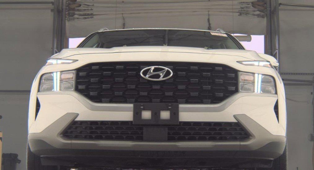 Certified 2023 Hyundai Santa Fe SEL w/ Cargo Package image 3