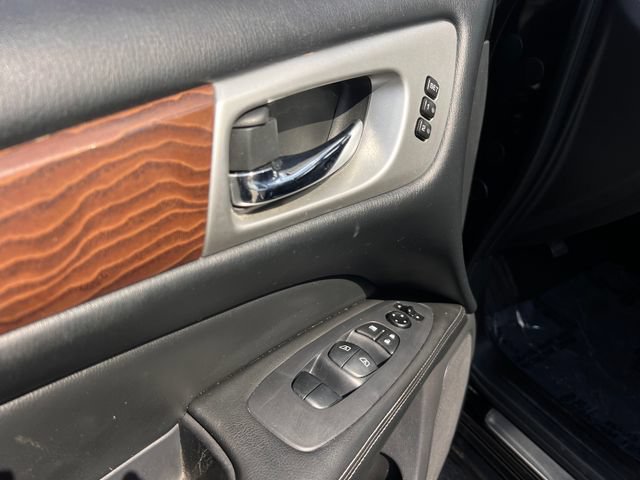 Used 2017 Nissan Pathfinder Platinum FWD image 11