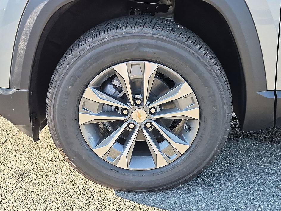 New 2027 Chevrolet Equinox LT FWD image 10