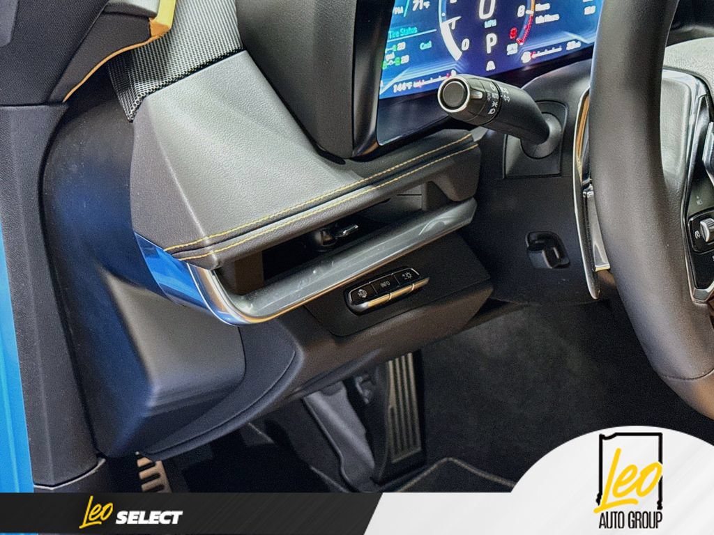 Used 2024 Chevrolet Corvette Z06 RWD image 13