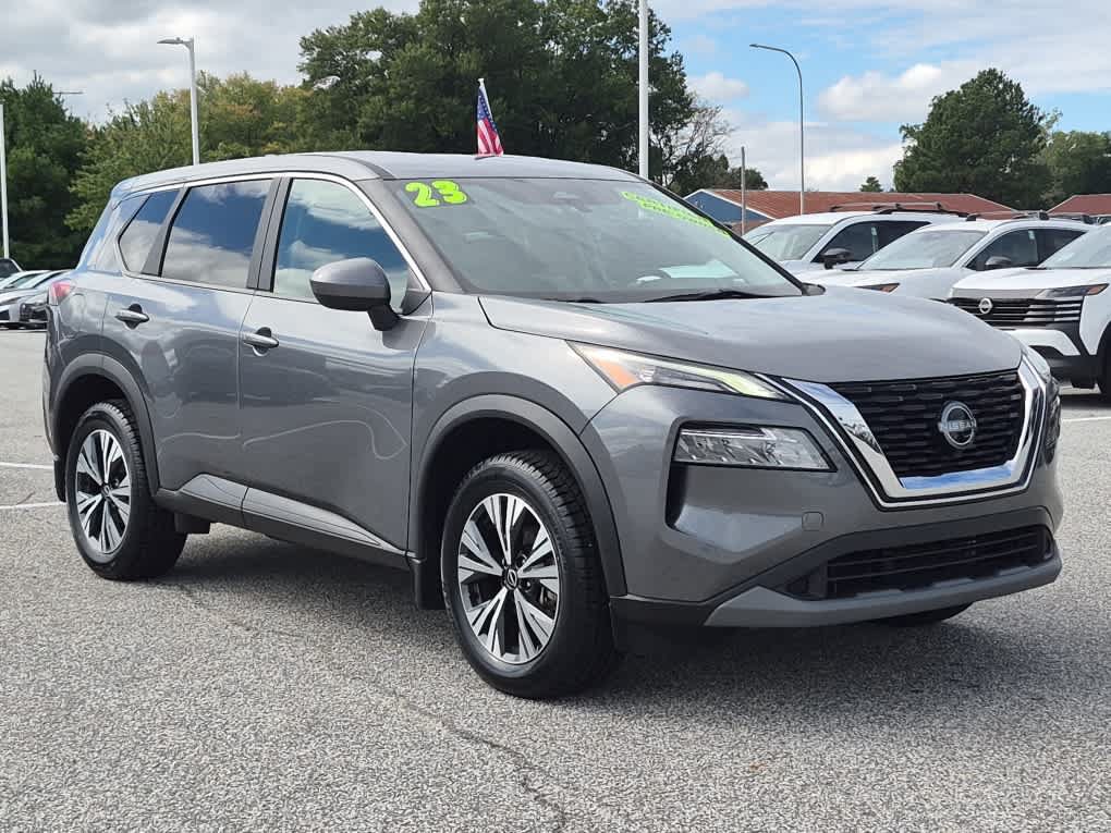 Used 2023 Nissan Rogue SV AWD/4WD image 2
