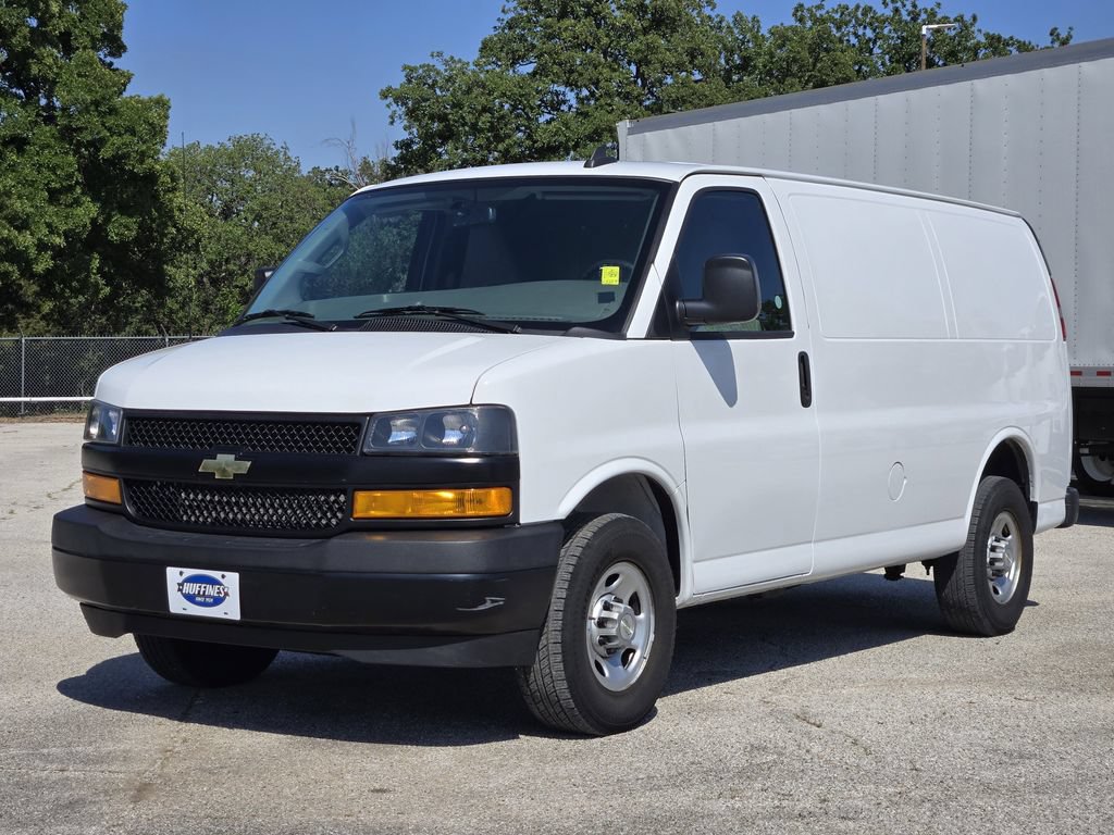 Used 2021 Chevrolet Express 2500 RWD image 3