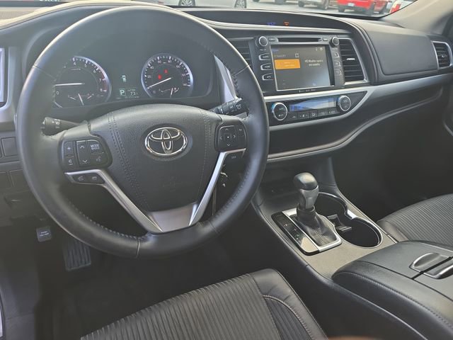 Used 2016 Toyota Highlander Plus image 17