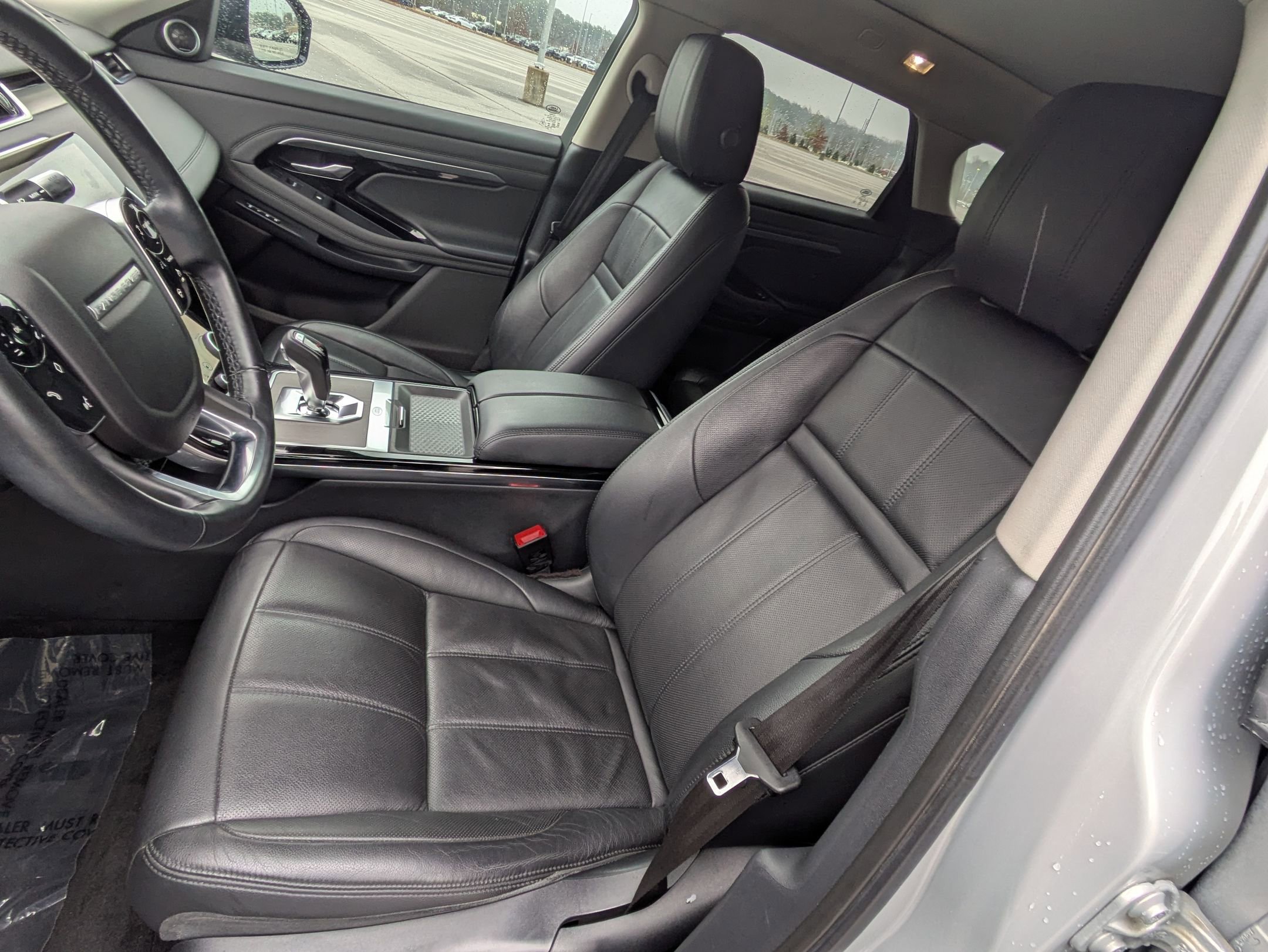 Used 2020 Land Rover Range Rover Evoque SE image 19