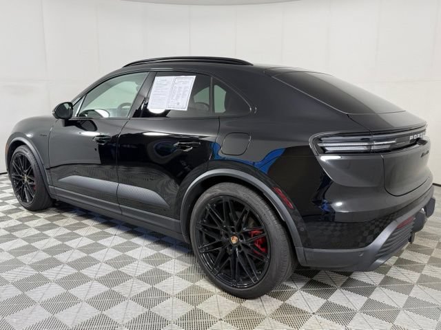 Used 2025 Porsche Macan 4S Electric AWD/4WD image 4