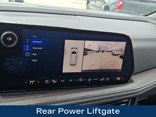Used 2025 Chevrolet Suburban Premier AWD/4WD image 16
