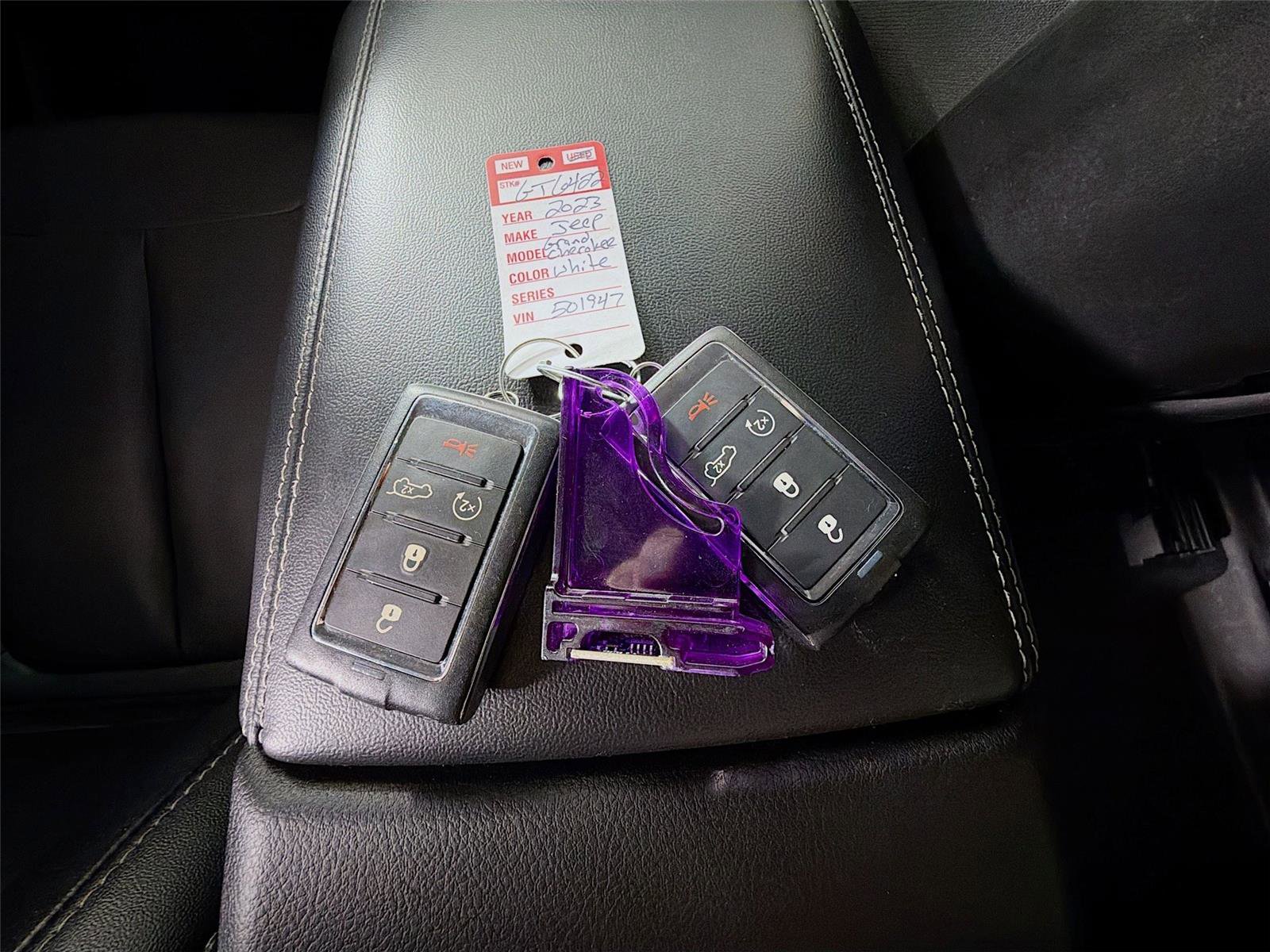 Used 2023 Jeep Grand Cherokee Limited image 33