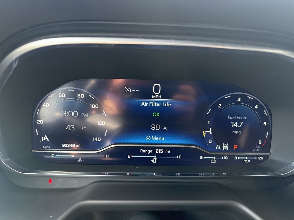 Used 2023 Chevrolet Suburban Premier image 27