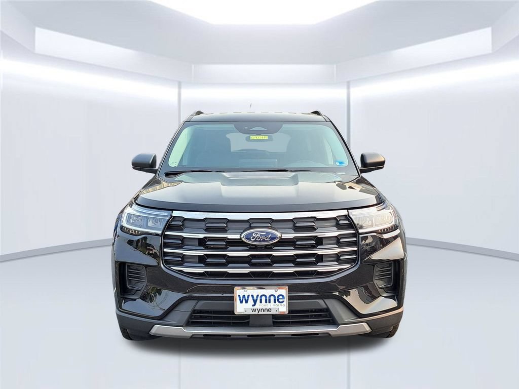 New 2026 Ford Explorer Active RWD image 2