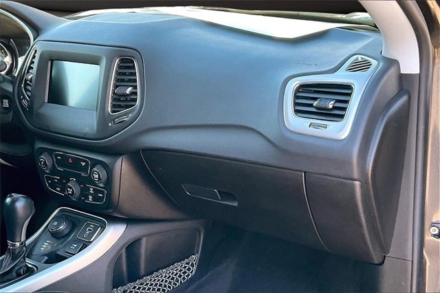 Used 2019 Jeep Compass Latitude image 15