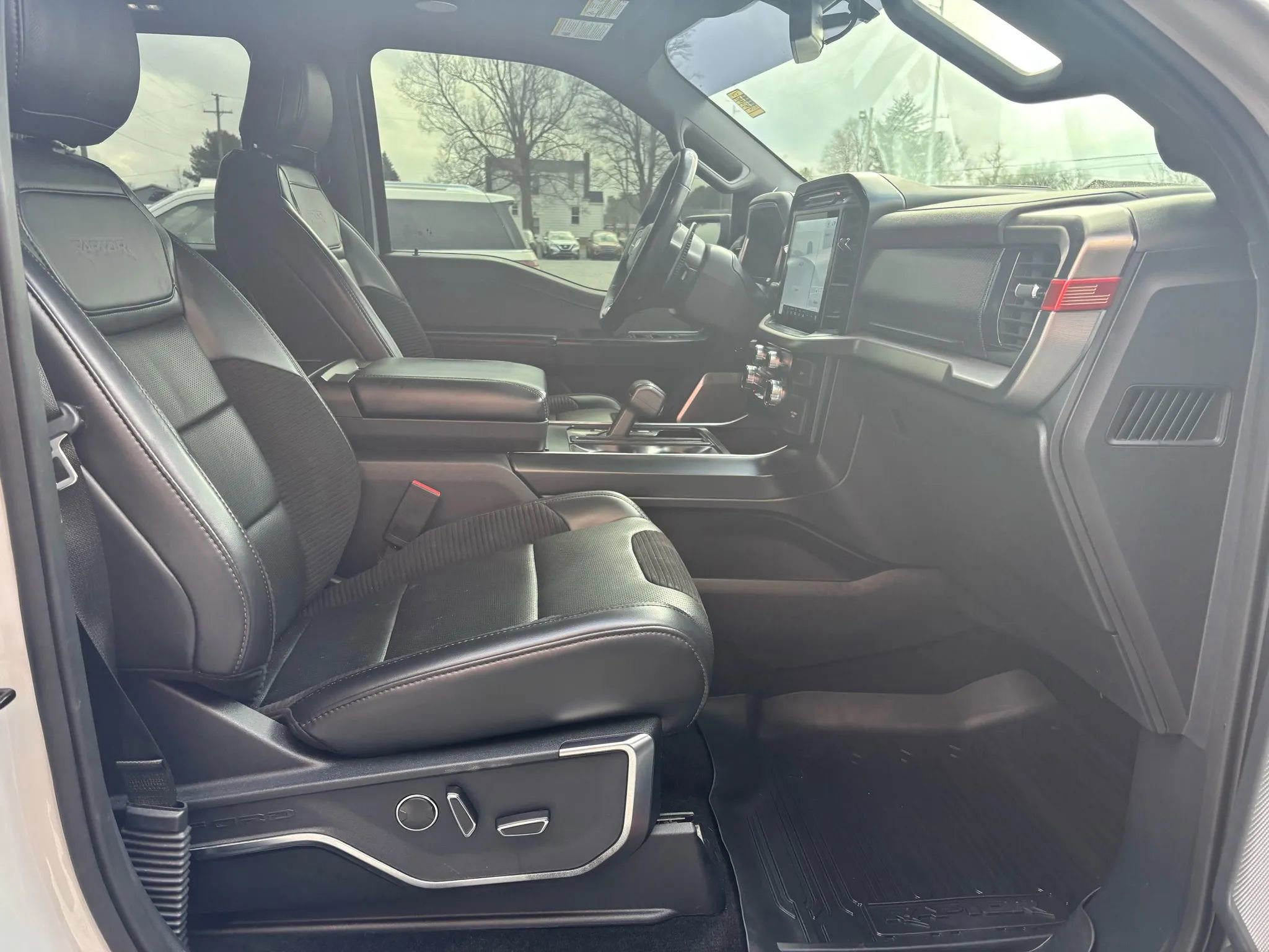 Used 2023 Ford F150 Raptor w/ Raptor Carbon Fiber Package image 16