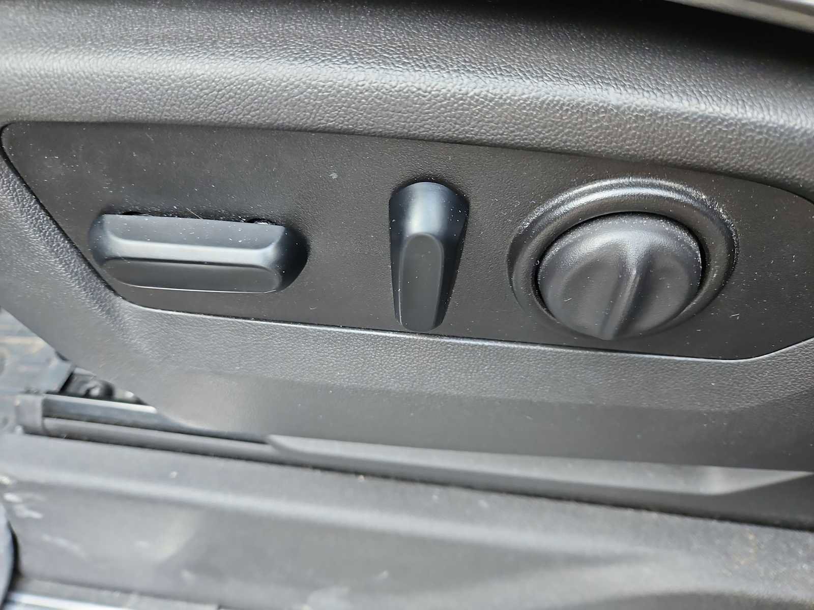 Used 2021 GMC Sierra 1500 Elevation image 14