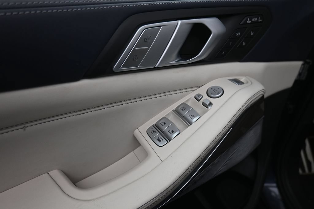 Used 2019 BMW X7 xDrive50i AWD/4WD image 9