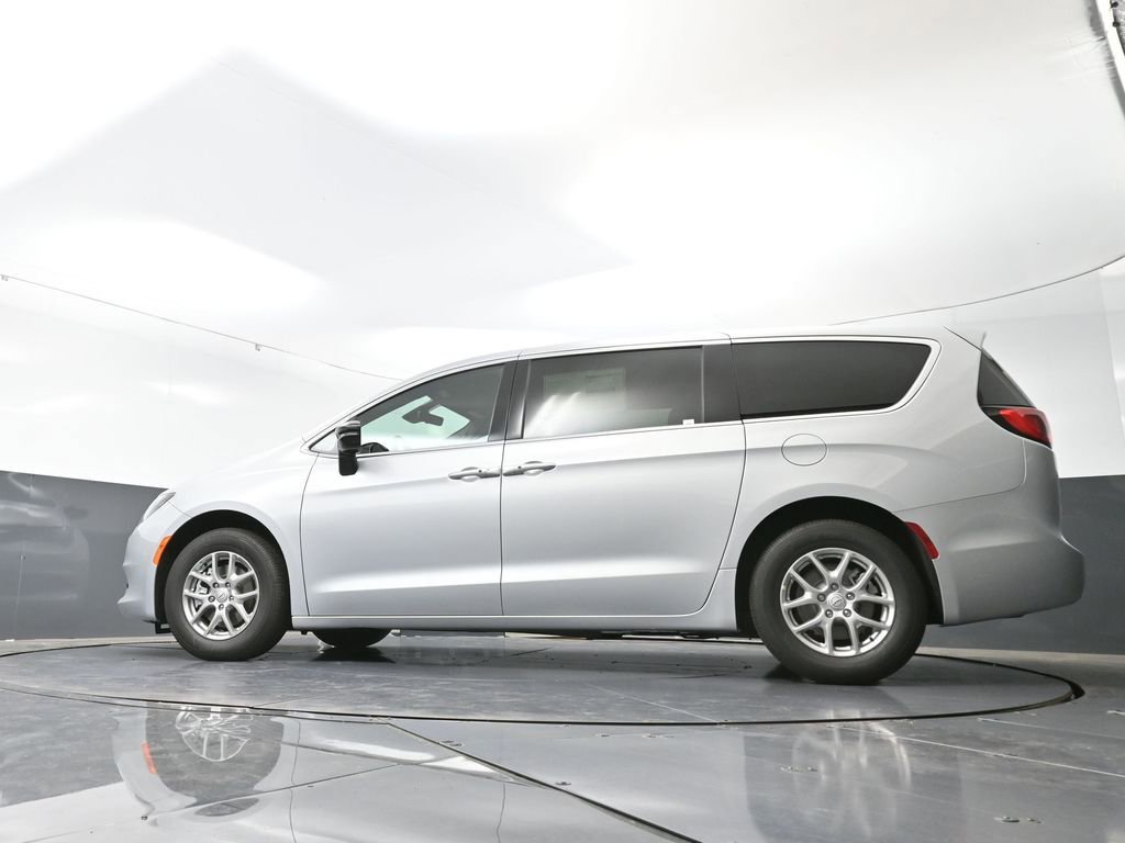 New 2026 Chrysler Voyager LX image 51