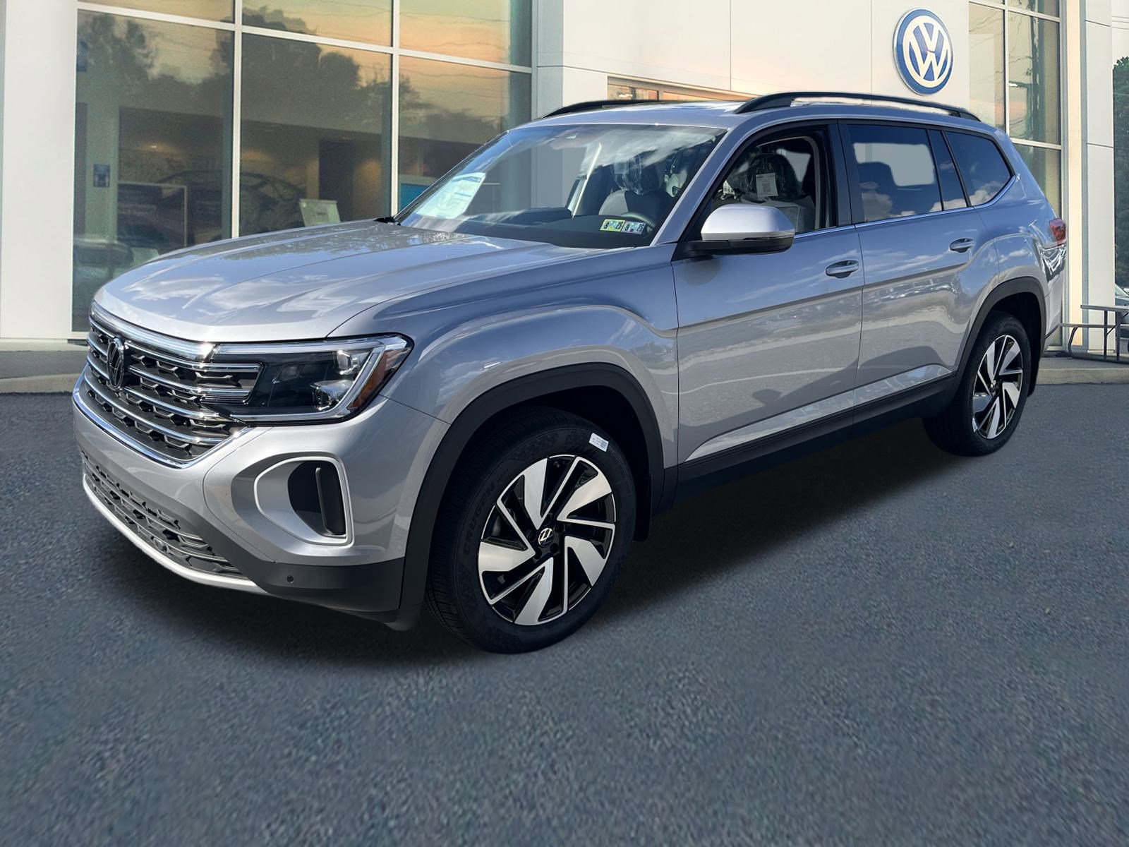 New 2026 Volkswagen Atlas SE image 2