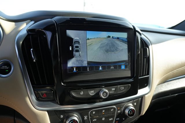 Used 2022 Chevrolet Traverse Premier FWD image 16