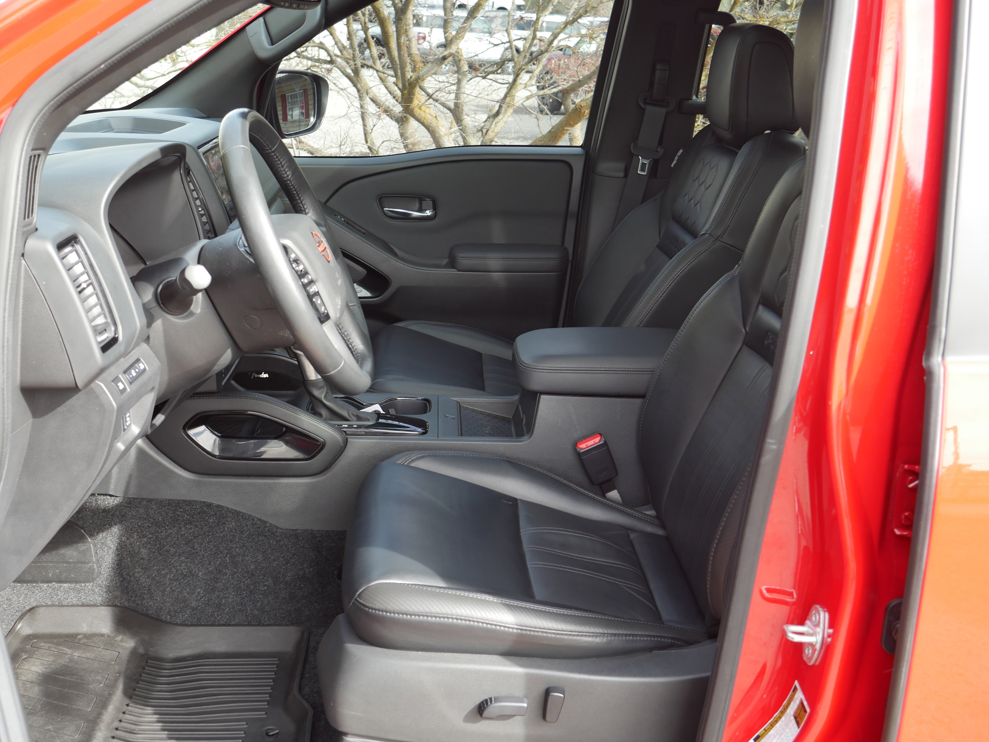 Certified 2022 Nissan Frontier PRO-4X w/ Pro-4X Premium Package image 3