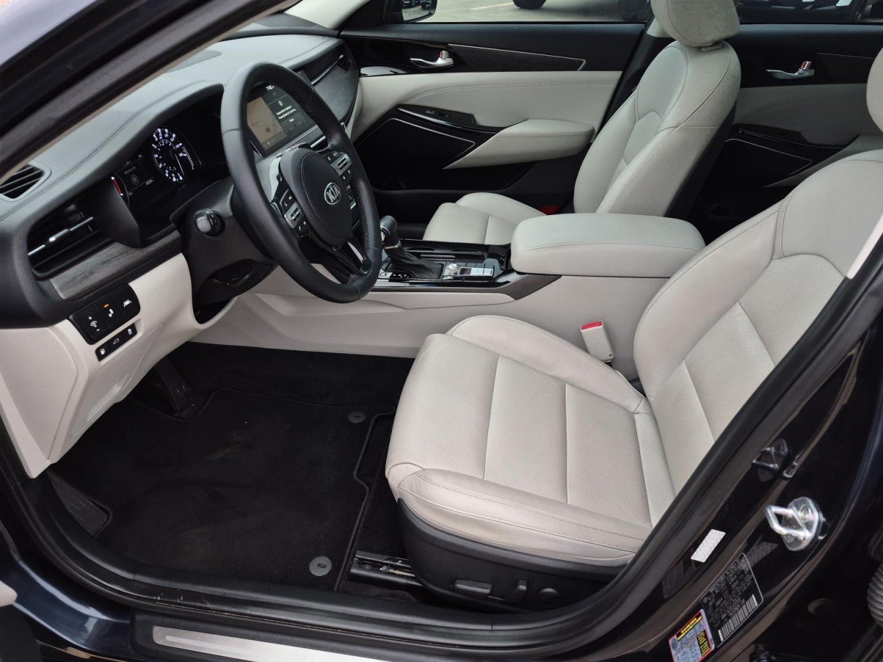 Used 2020 Kia Cadenza Technology FWD image 9