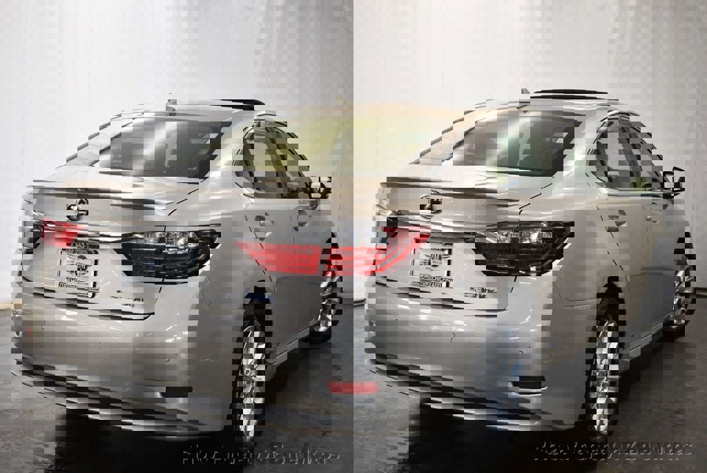 Used 2013 Lexus ES 300h image 12