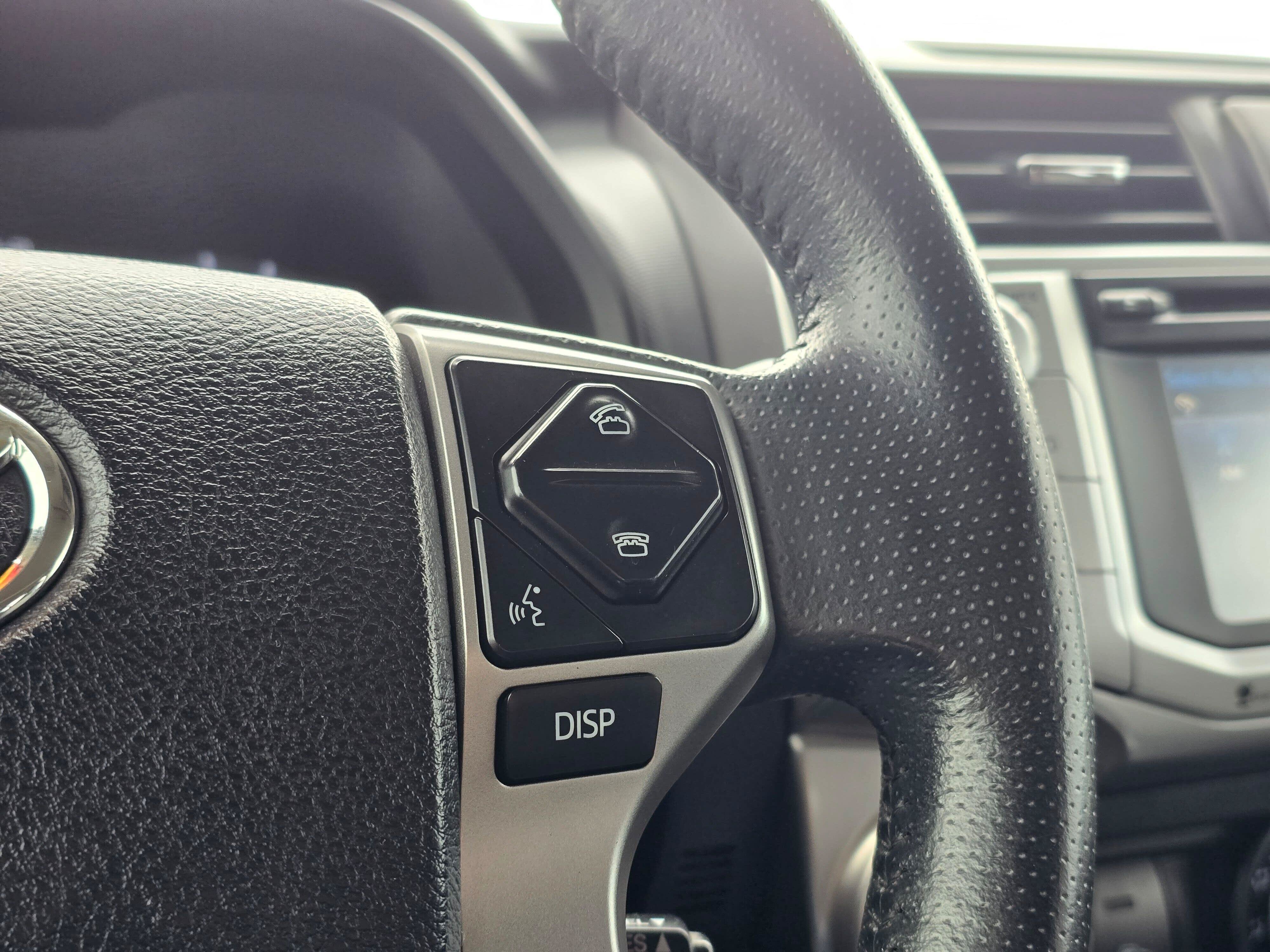 Used 2018 Toyota 4Runner SR5 Premium AWD/4WD image 33