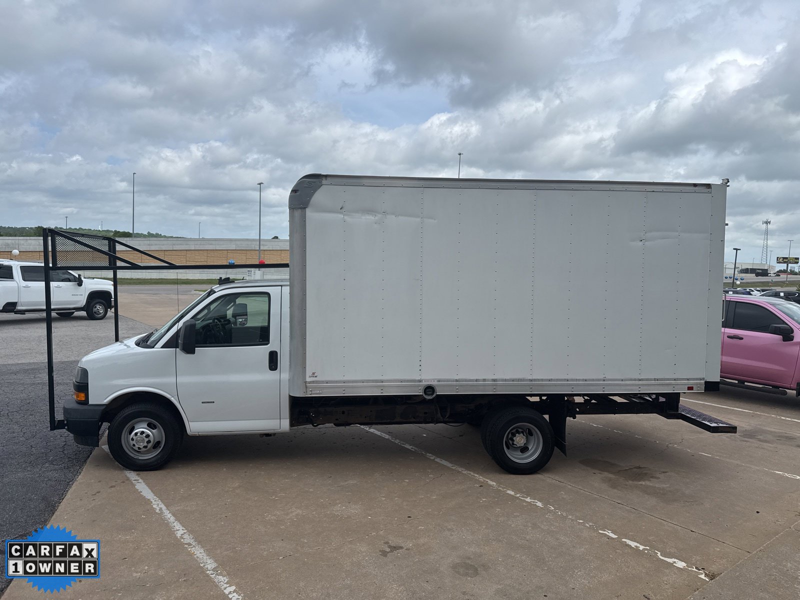 Used 2020 Chevrolet Express 3500 RWD image 6
