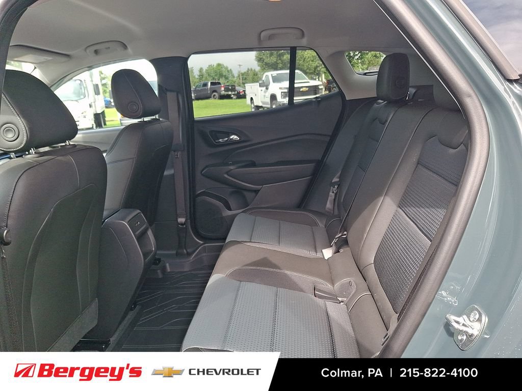 Certified 2026 Chevrolet Trax LT w/ Midnight Edition FWD image 12