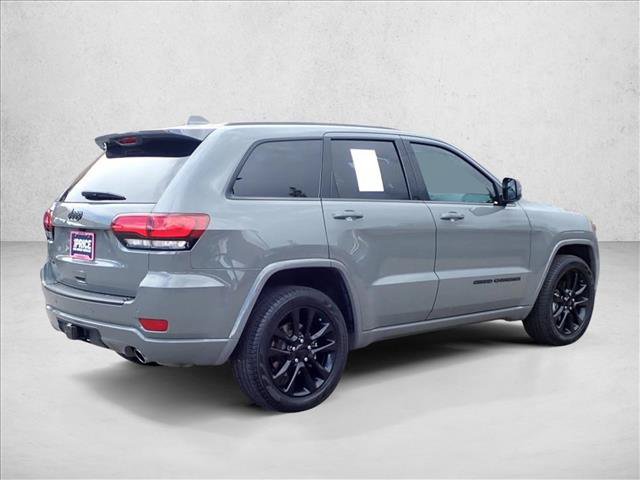 Used 2020 Jeep Grand Cherokee Altitude AWD/4WD image 4