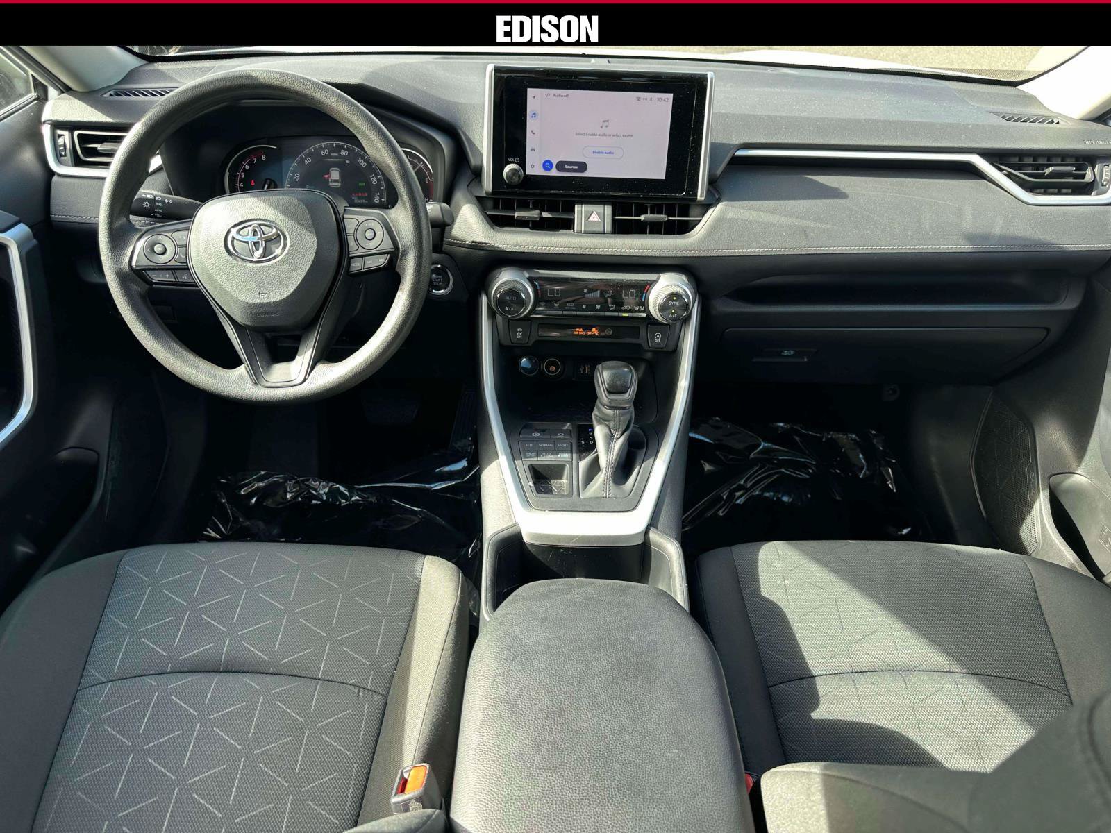 Used 2025 Toyota RAV4 XLE AWD/4WD image 12