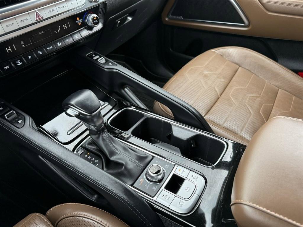 Used 2022 Kia Telluride SX w/ SX Prestige Package image 44
