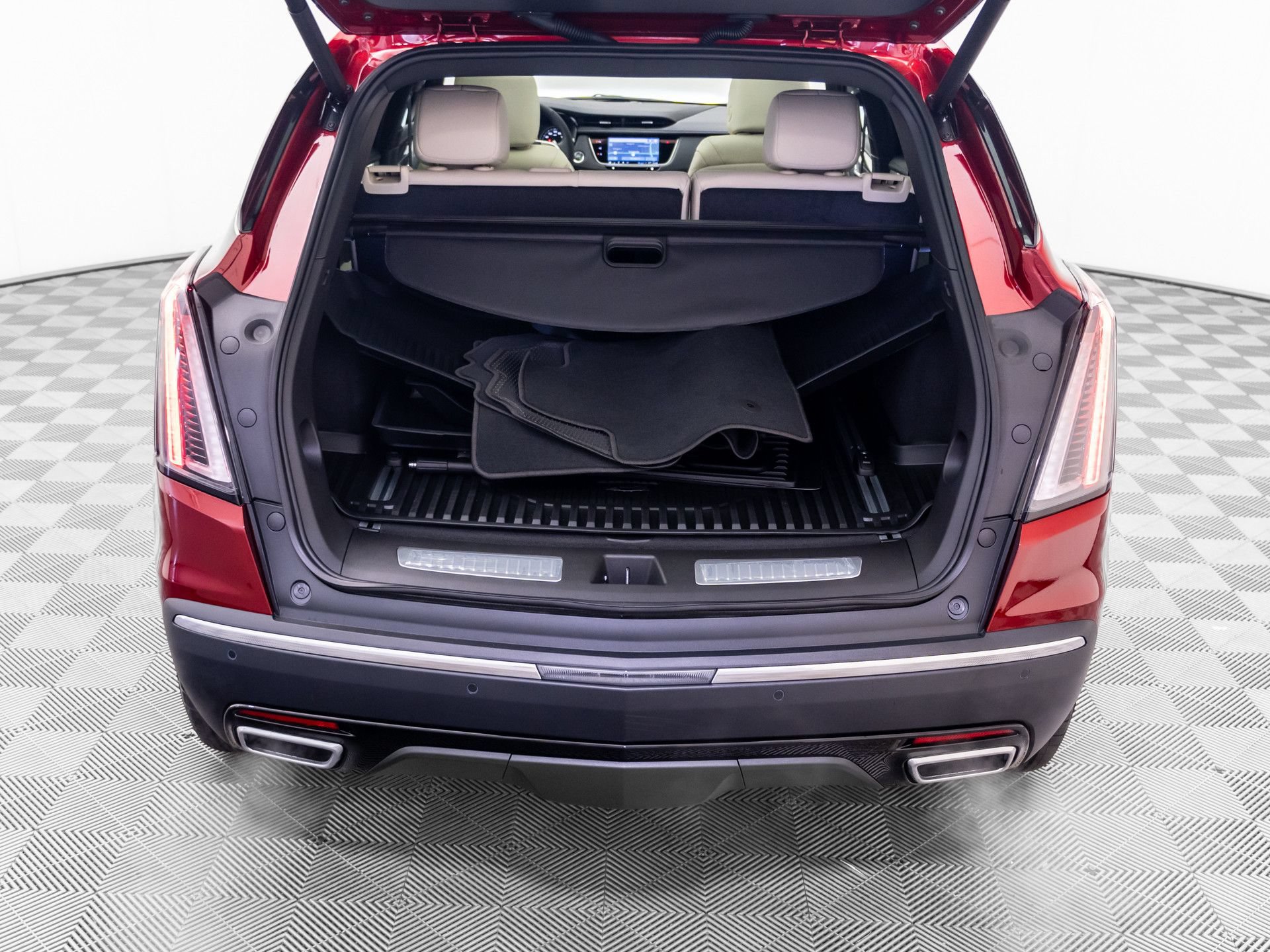 New 2026 Cadillac XT5 Sportv w/ LPO, Floor Liner Package AWD/4WD image 32