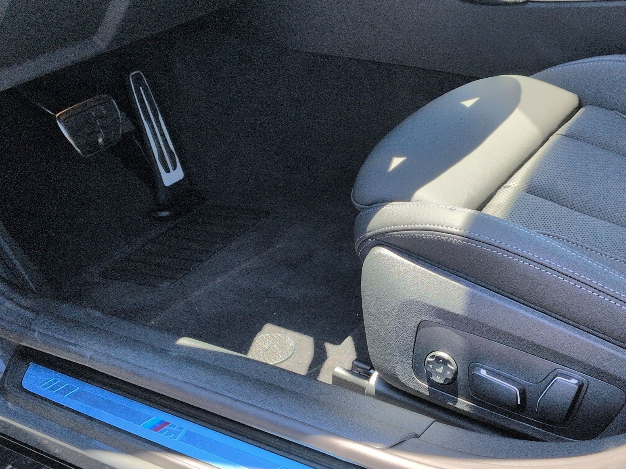 New 2026 BMW i4 eDrive40 w/ M Sport Package RWD image 17