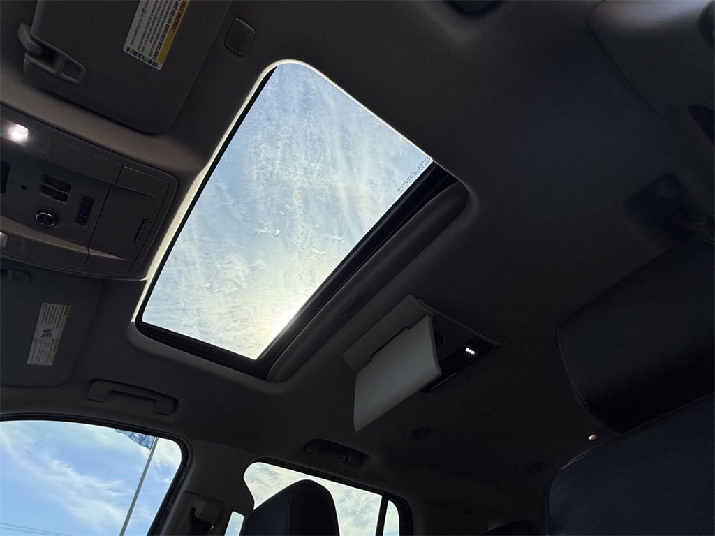 Certified 2017 GMC Yukon SLT w/ Open Road Package image 14