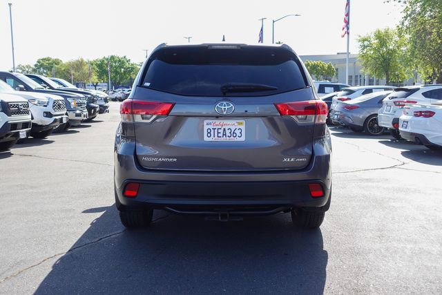Used 2017 Toyota Highlander XLE image 7