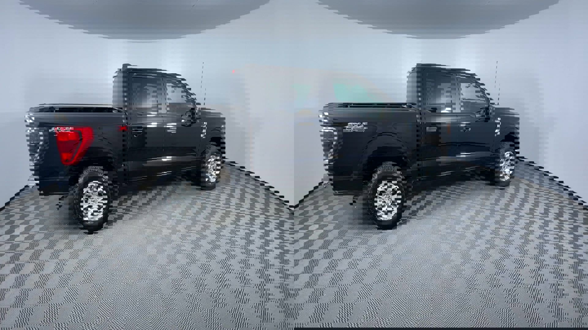 Used 2023 Ford F150 XLT image 9