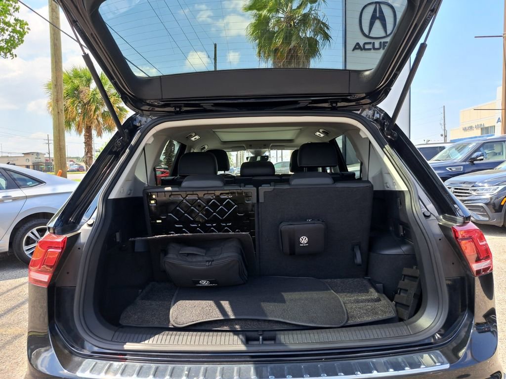Used 2023 Volkswagen Tiguan SE w/ Panoramic Sunroof Package image 26