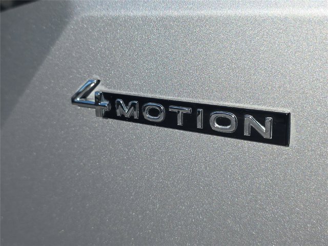 Used 2025 Volkswagen Atlas SE AWD/4WD image 4