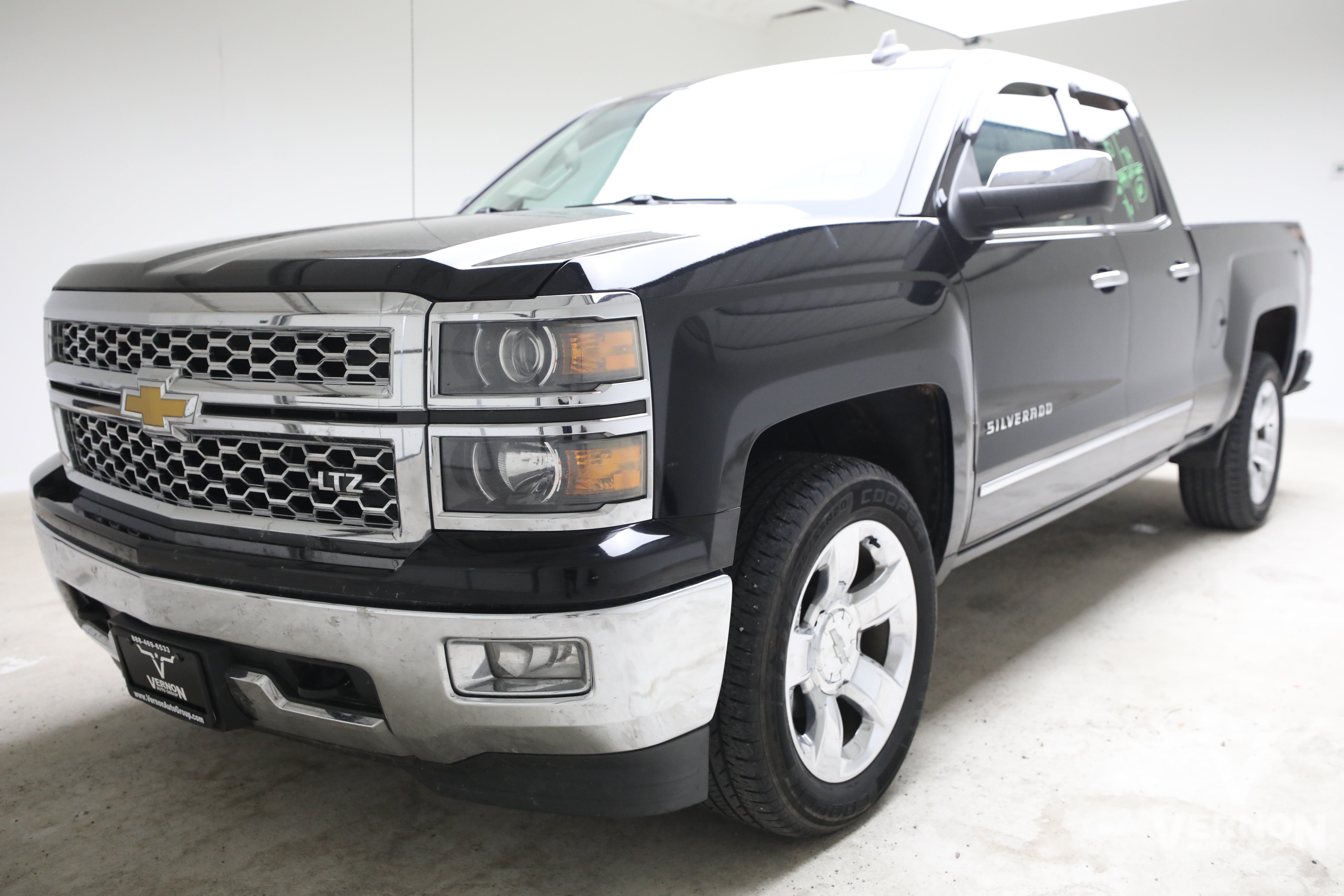 Used 2015 Chevrolet Silverado 1500 LTZ AWD/4WD image 1