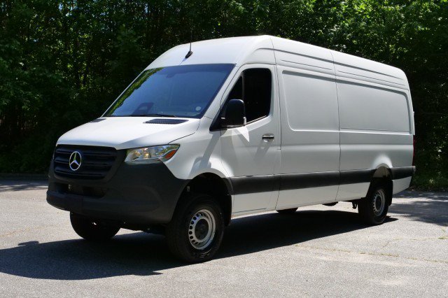 Used 2025 Mercedes-Benz Sprinter 2500 image 6
