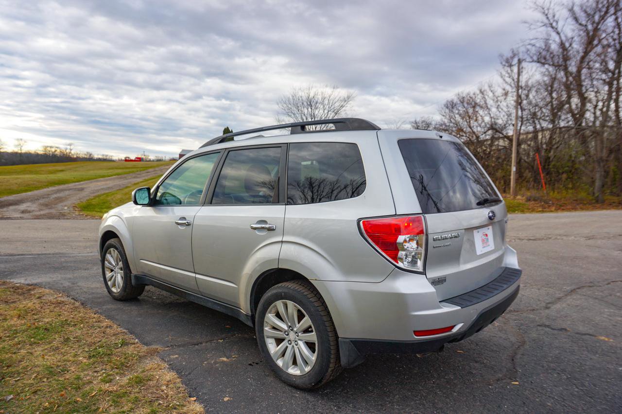 Used 2011 Subaru Forester 2.5X Premium w/ All-Weather Pkg image 5