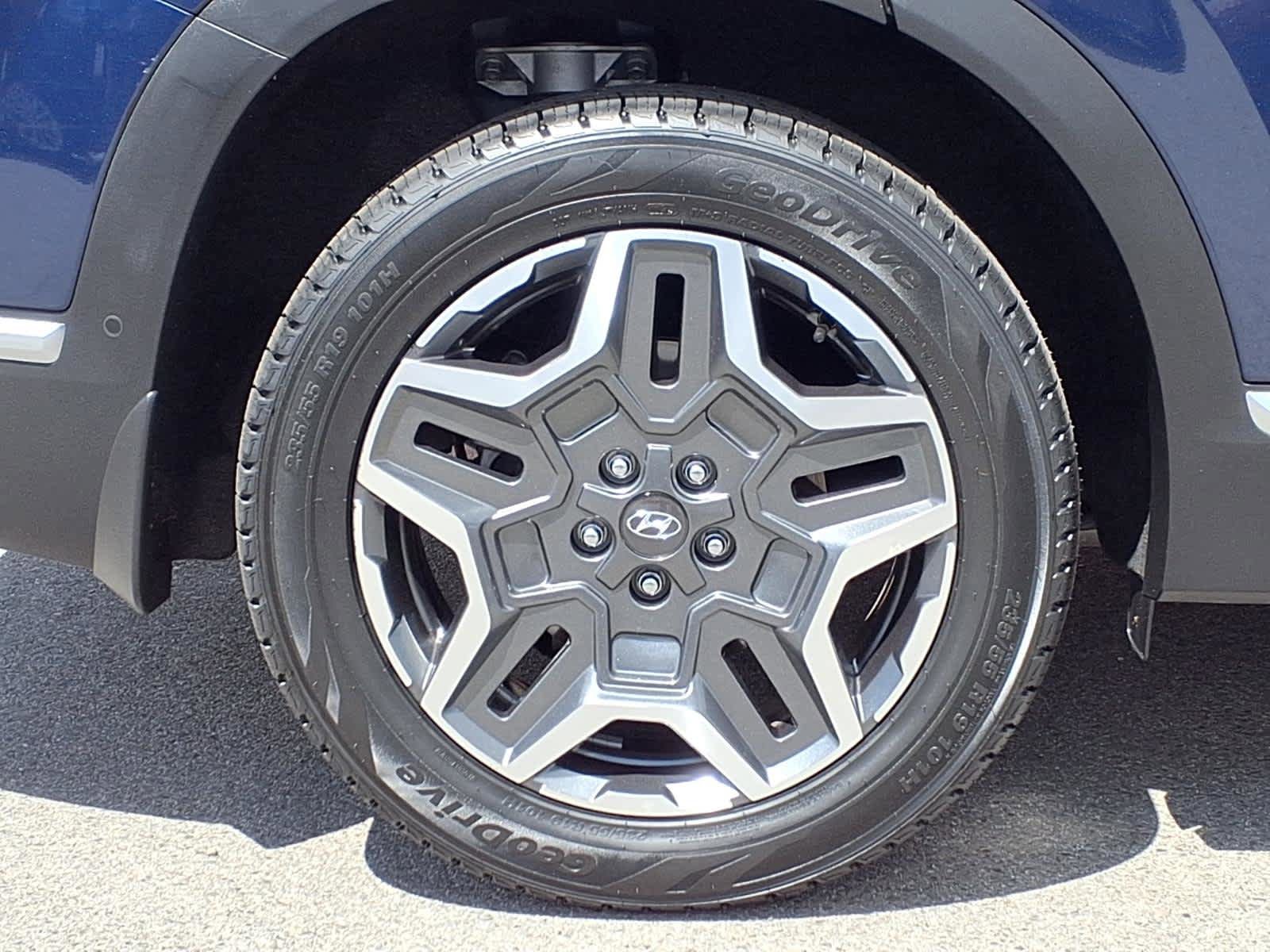 Used 2022 Hyundai Santa Fe Limited w/ Cargo Package FWD image 6