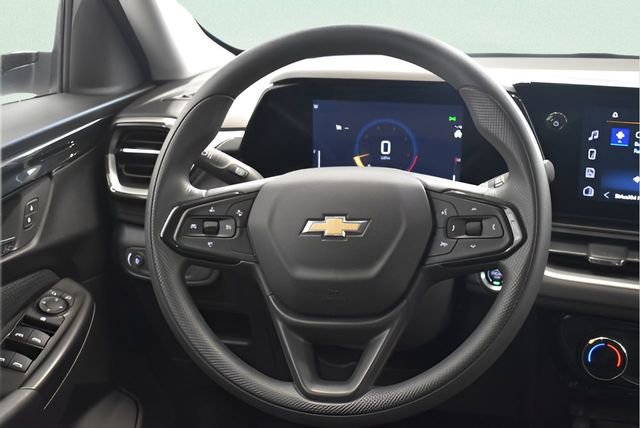 Used 2025 Chevrolet TrailBlazer LT w/ Driver Confidence Package AWD/4WD image 24